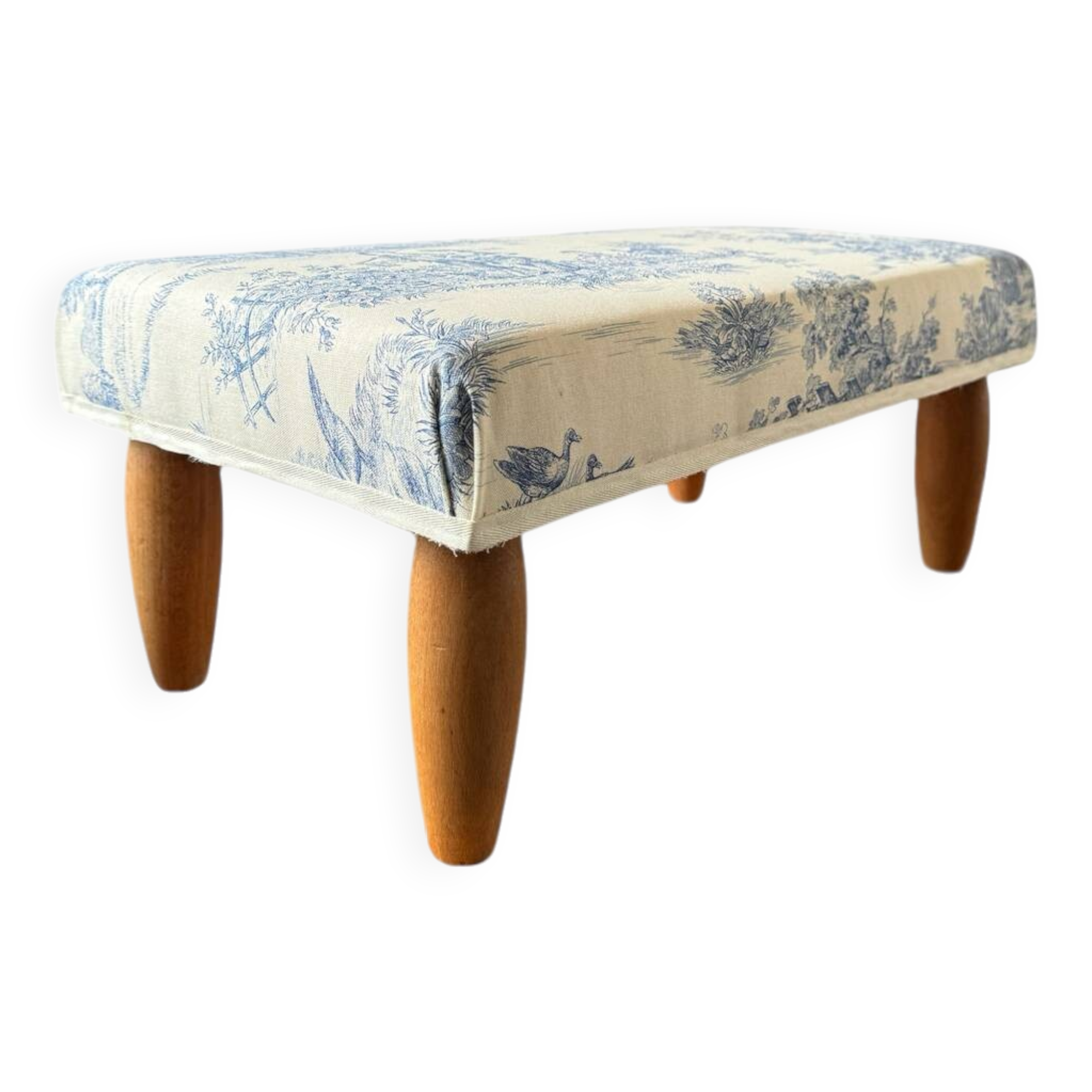 Petit banc repose pieds toile de Jouy