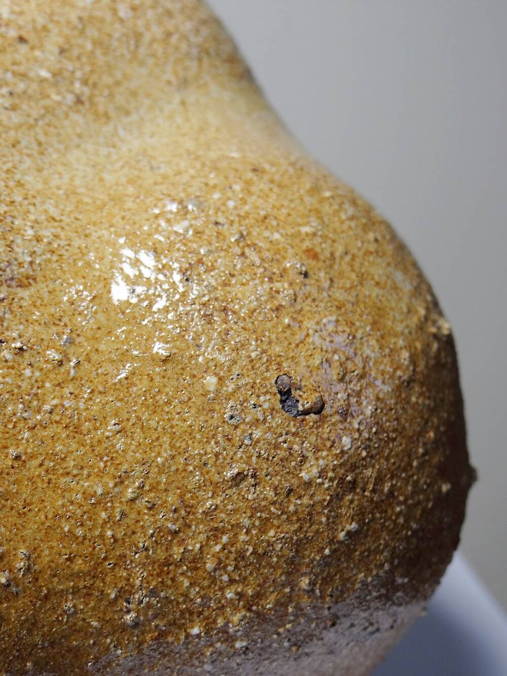 Small sculptural Venus in sandstone, bust of a woman, signed vintage, 90s