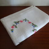 Openwork tablecloth and 8 assorted napkins 230 x 165