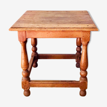 Coffee table, end table in oak.