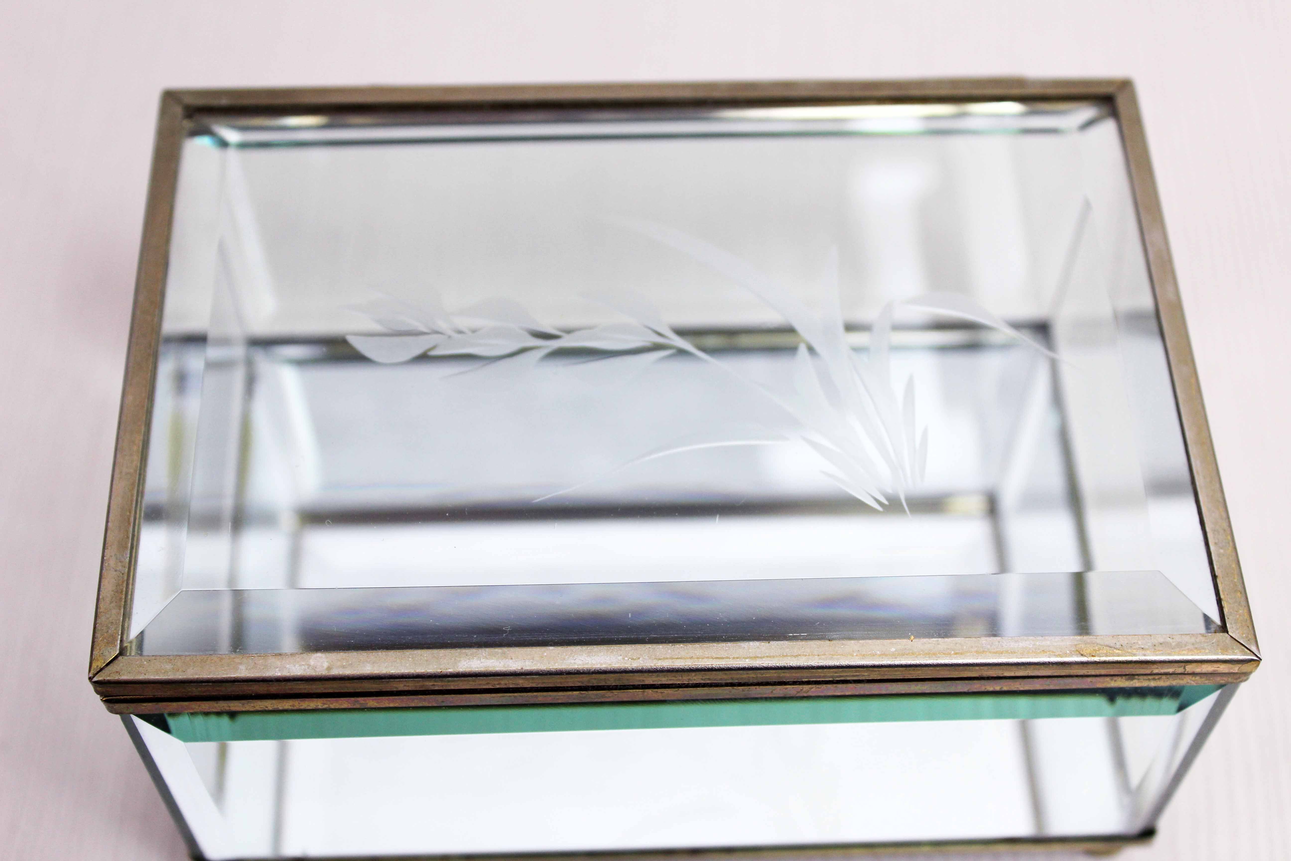 Beveled glass jewelry box