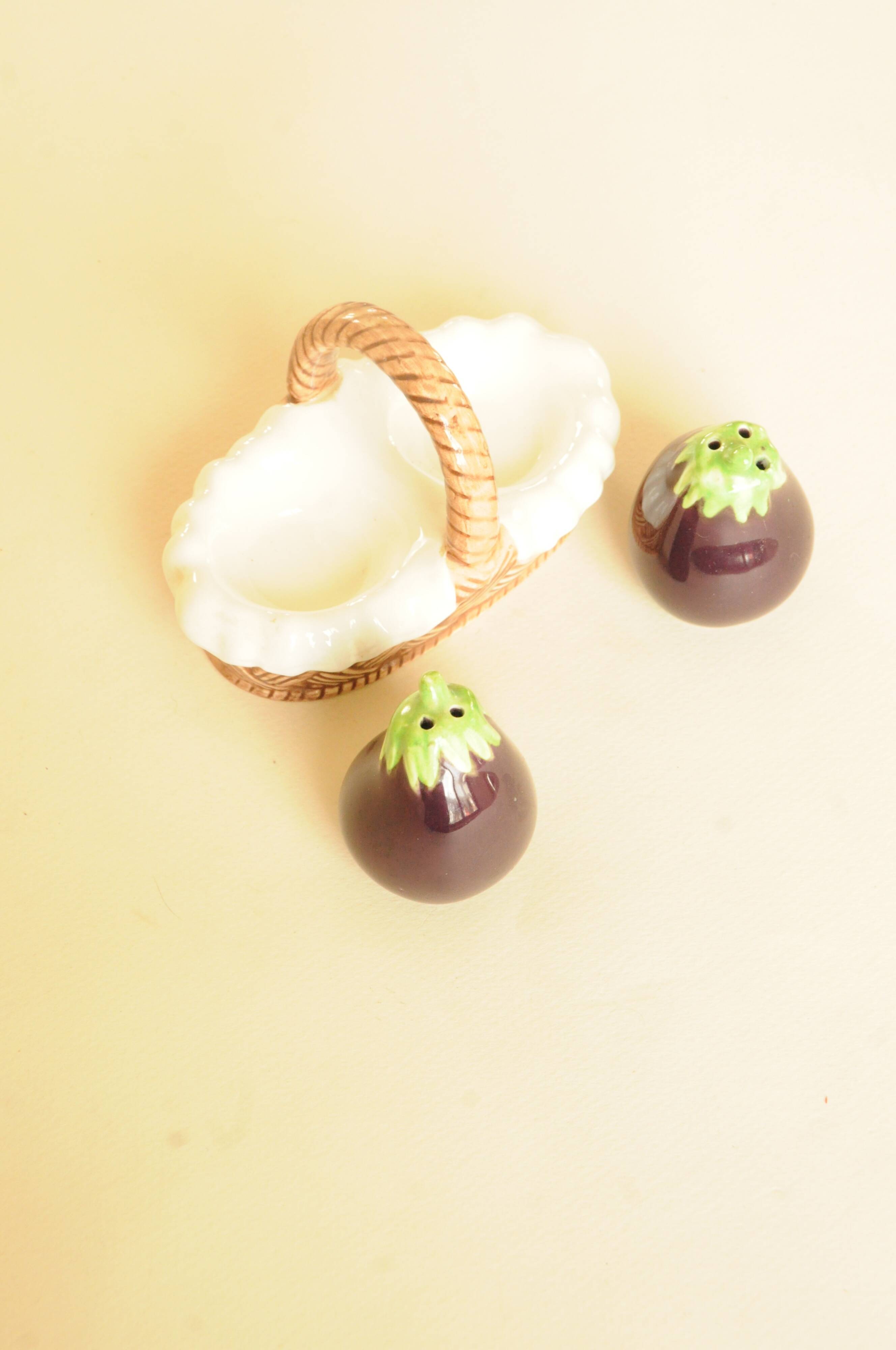 Salt and Pepper Eggplant - Salt and Pepper Shaker Barbotine - Table Decoration