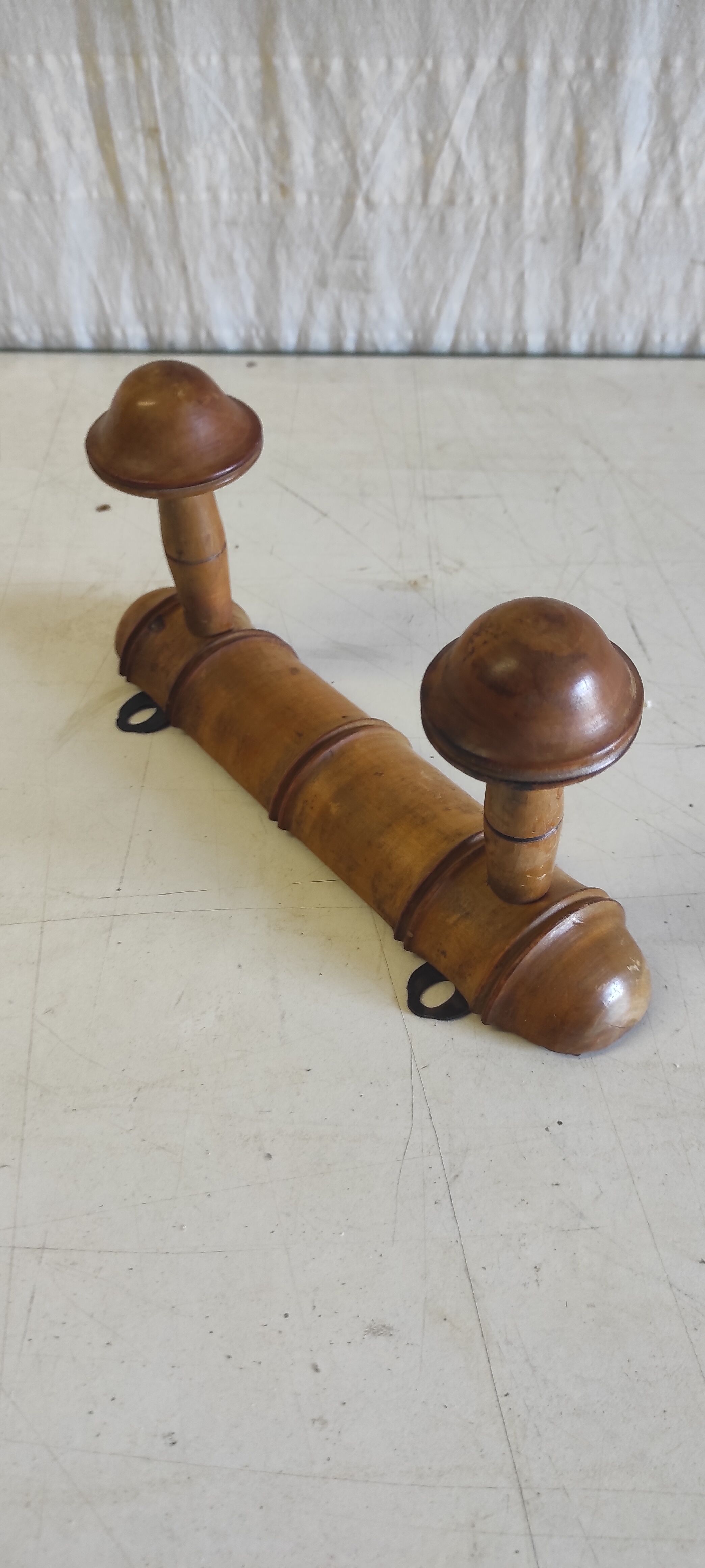Wall-mounted coat rack in solid wood - 1950s/60s
