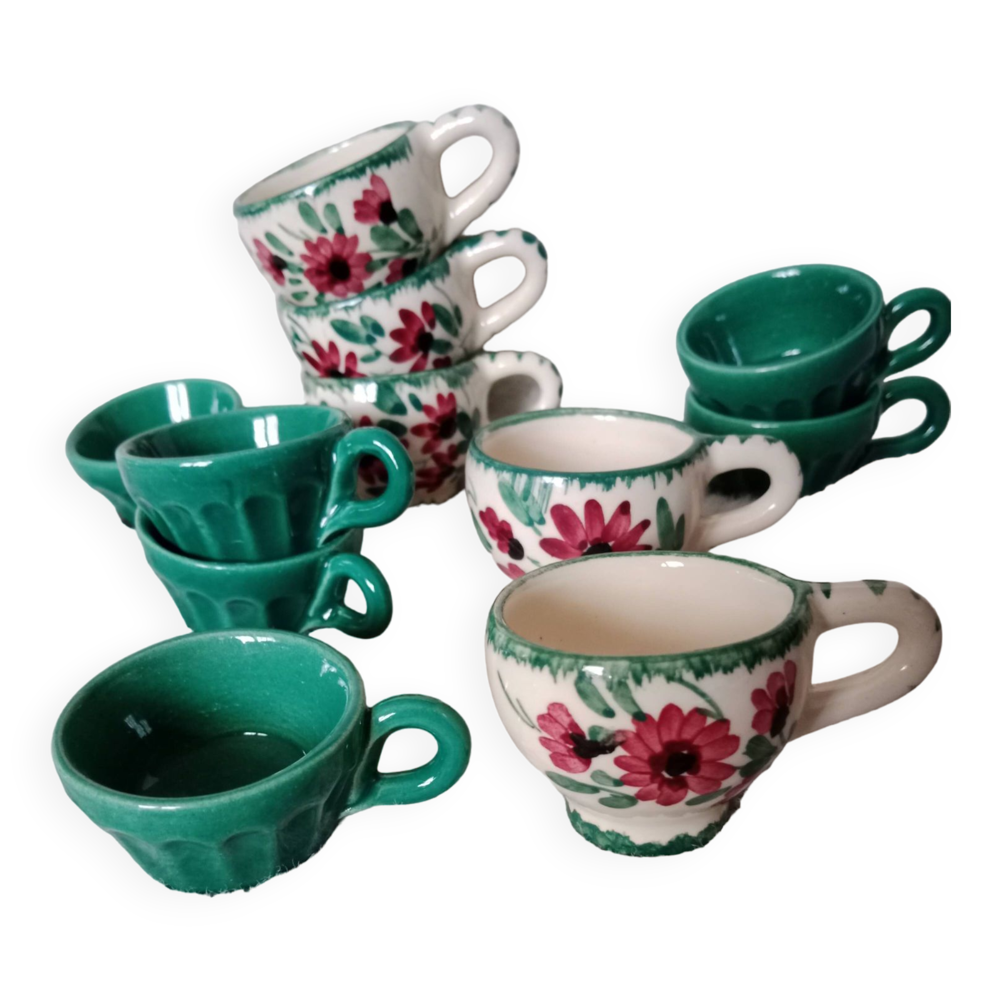 Set of small vintage, flowery and green bowls