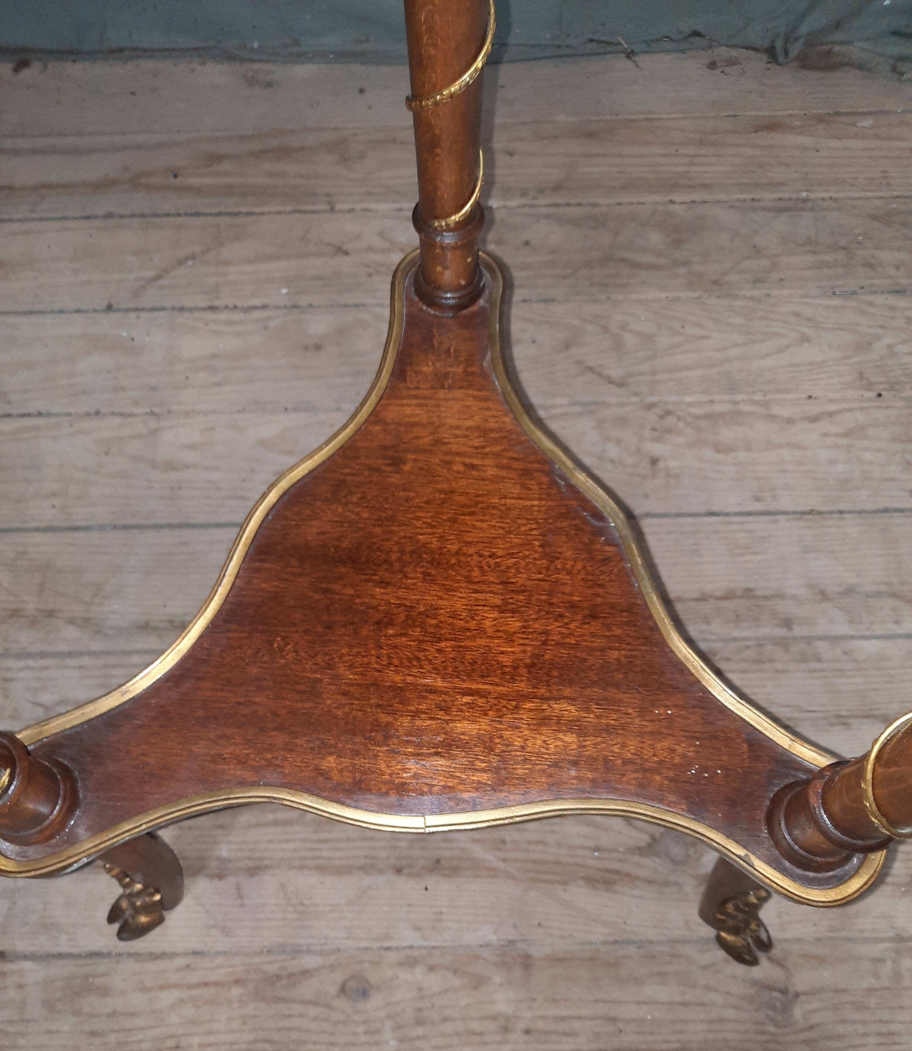 Trilobee marquetry table