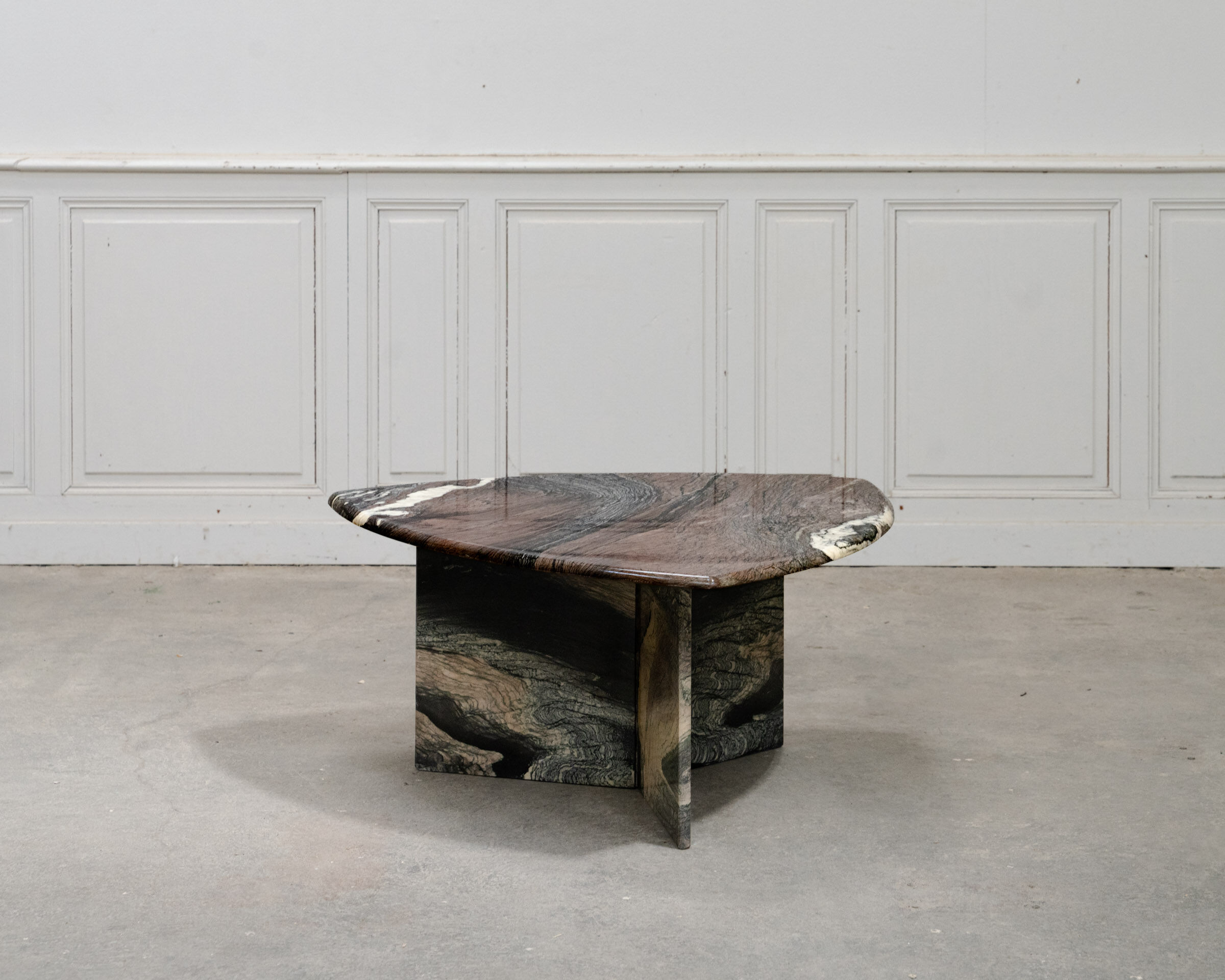 Vintage coffee table in Cipollino marble, 1970.