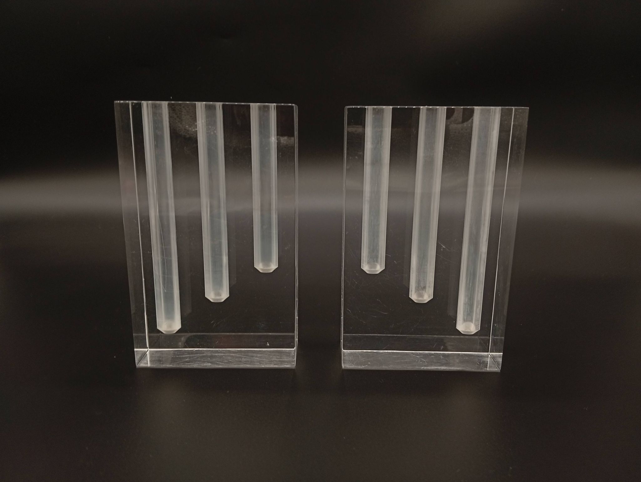 Duo Vase Bloc Résine Lucite Triple Cheminée Plexiglas Design Postmoderne