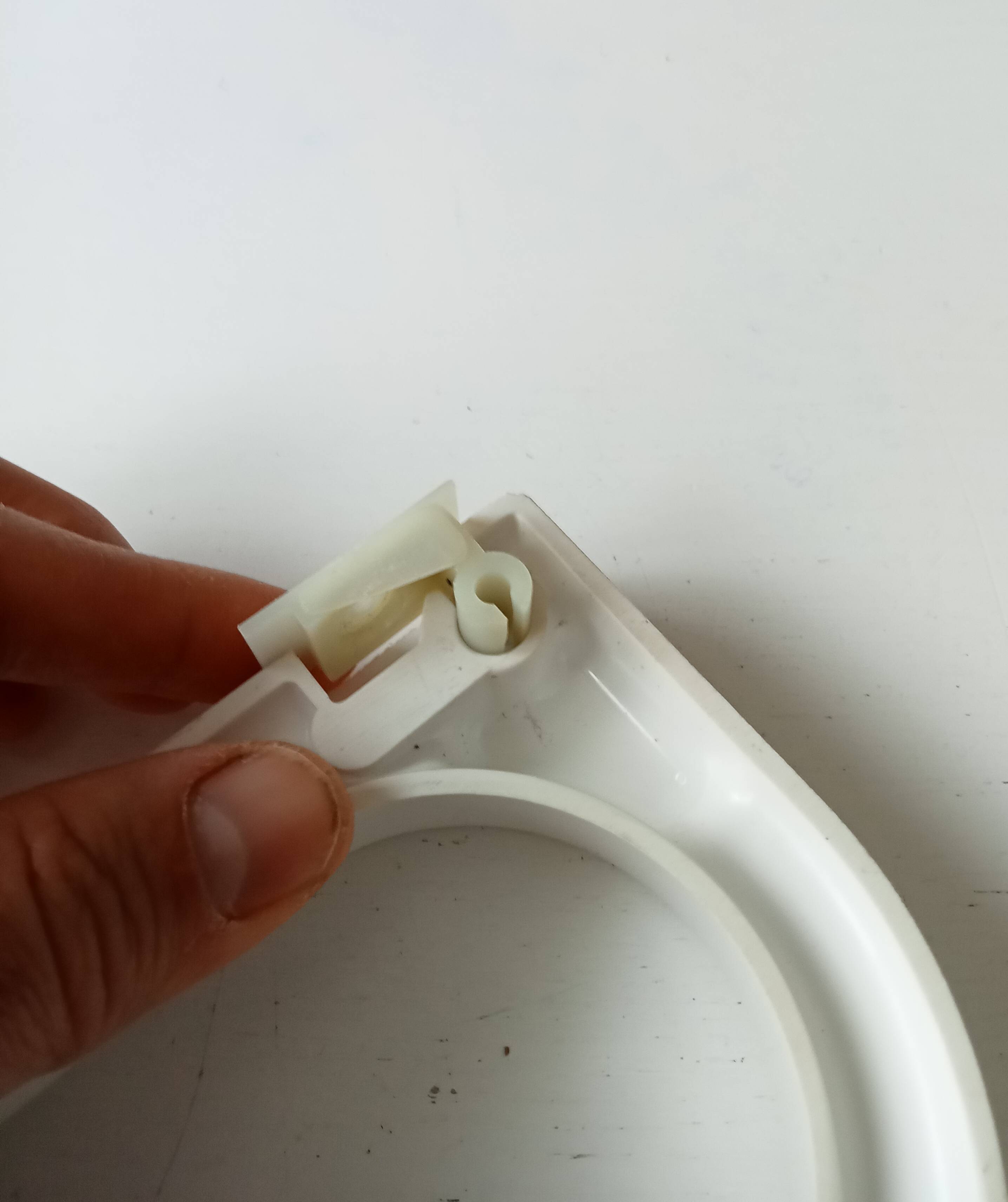 Porte serviette flottant vintage Space Age Metalplastica