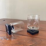 Set of 2 vintage stemmed glasses