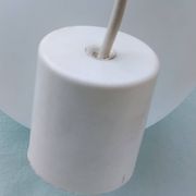 Suspension in white opaline