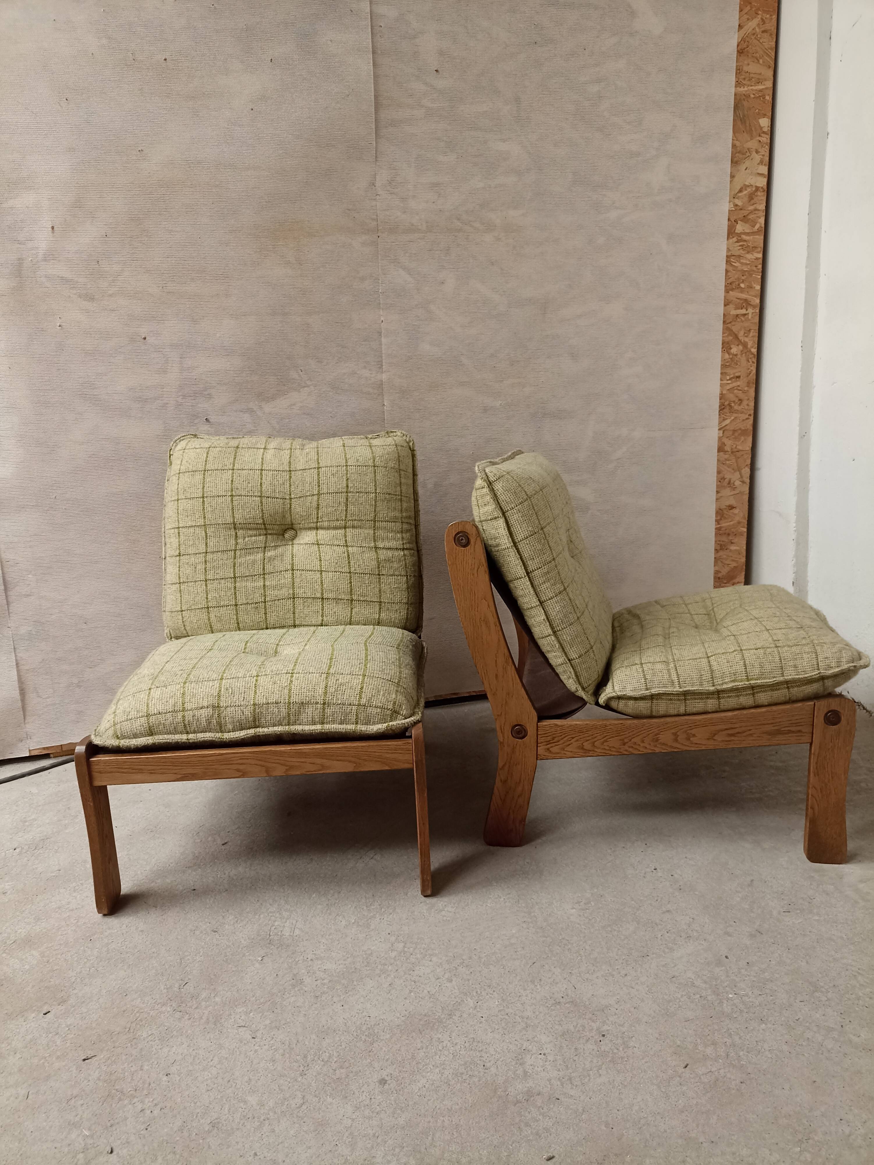 Paire de chauffeuses vintage