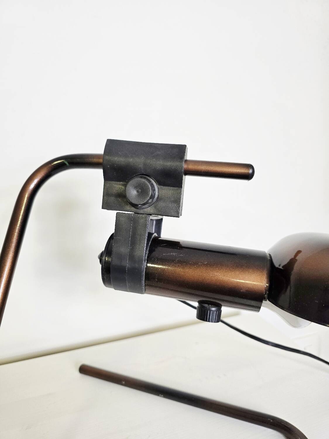 Lampe de table ajustable en bronze des années 80