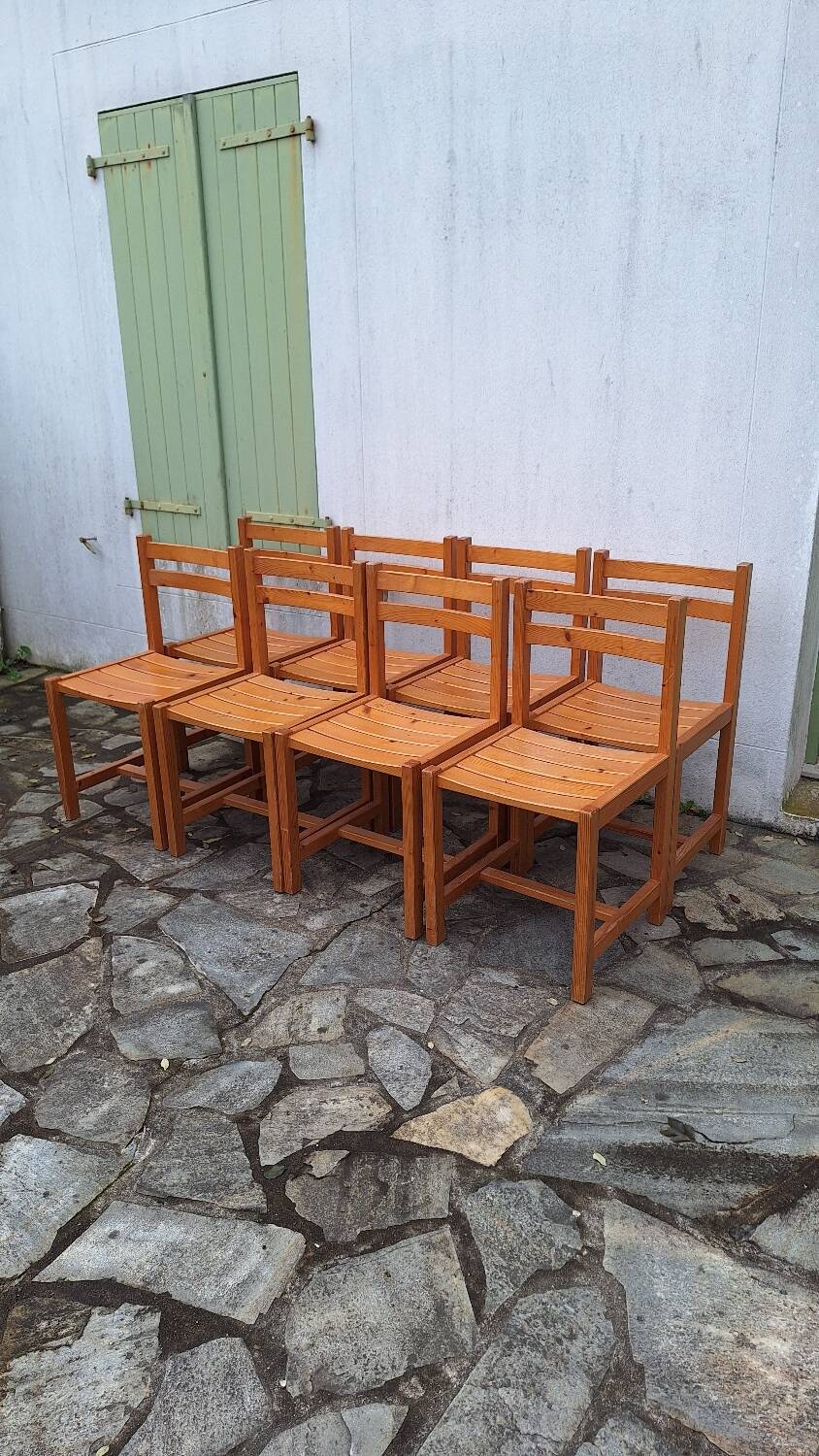 Set of 8 pine chairs