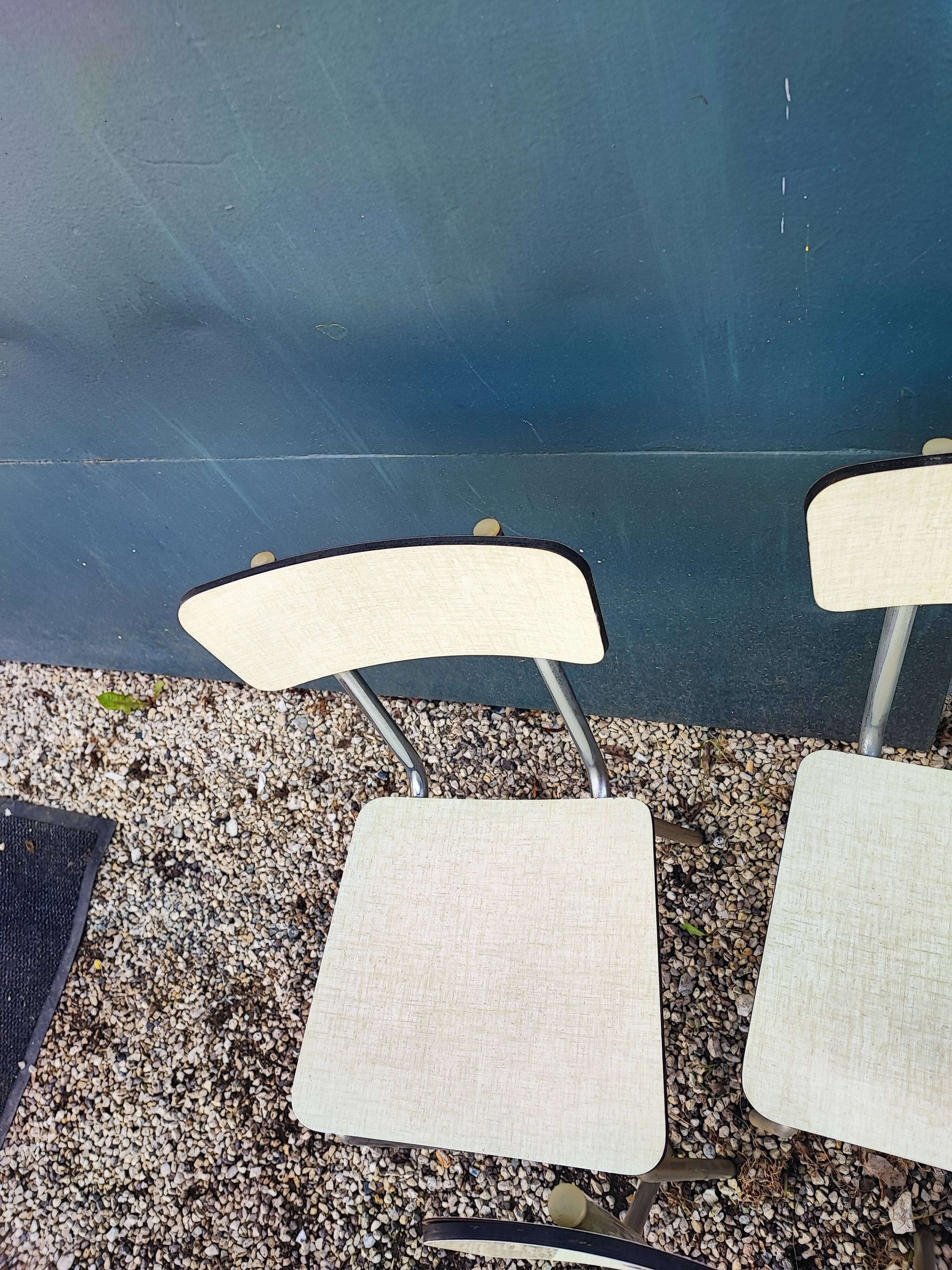 Lot 6 chaises formica jaune paille crème