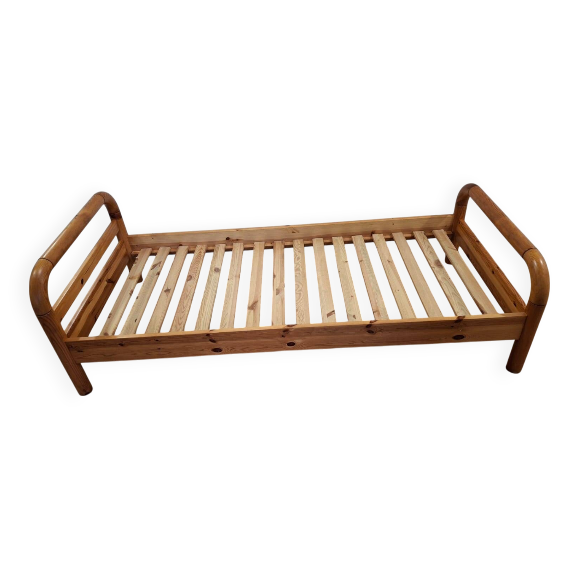 Single Pine Bed, Scandinavia