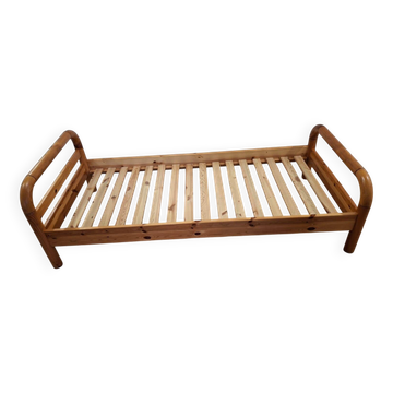 Single Pine Bed, Scandinavia