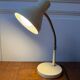 Lampe de bureau en métal jaune pale