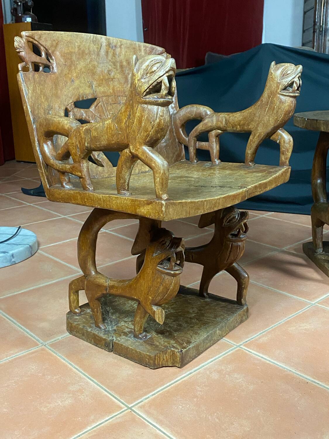 African tribal ensemble of 4 pieces of furniture for dignitaries of the Kingdom of Dahomey, Benin.