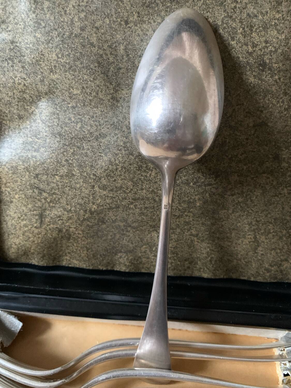 Silver cutlery set