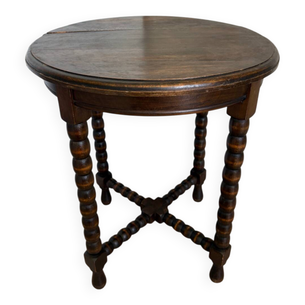 Table d’appoint ancienne en bois tourné, au charme authentique.