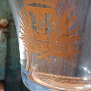 Grand verre de dégustation ancien blason doré – signé Jeanne Châtel