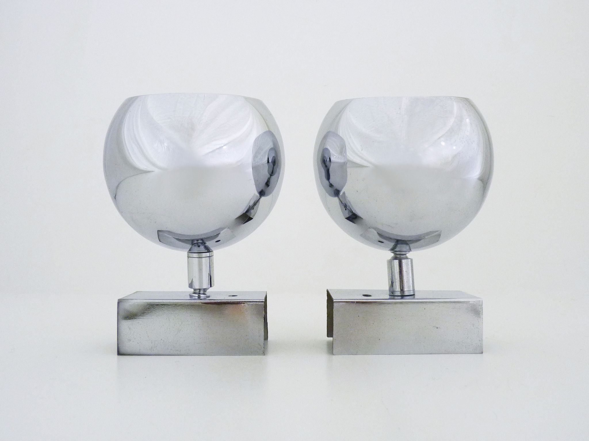 Pair of chrome eye ball wall wall light, reclining. Vintage