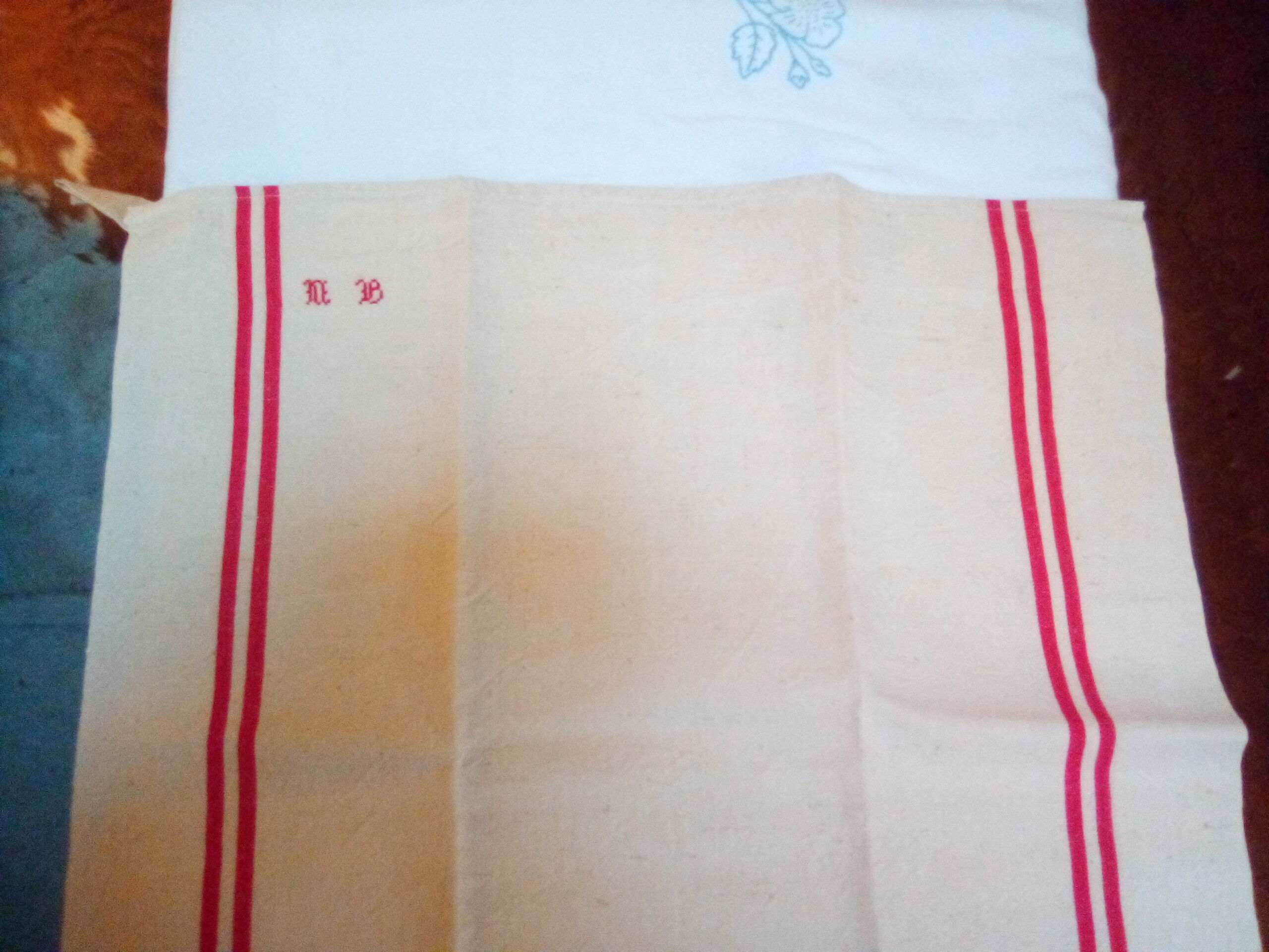 4 torchons anciens monogrammes