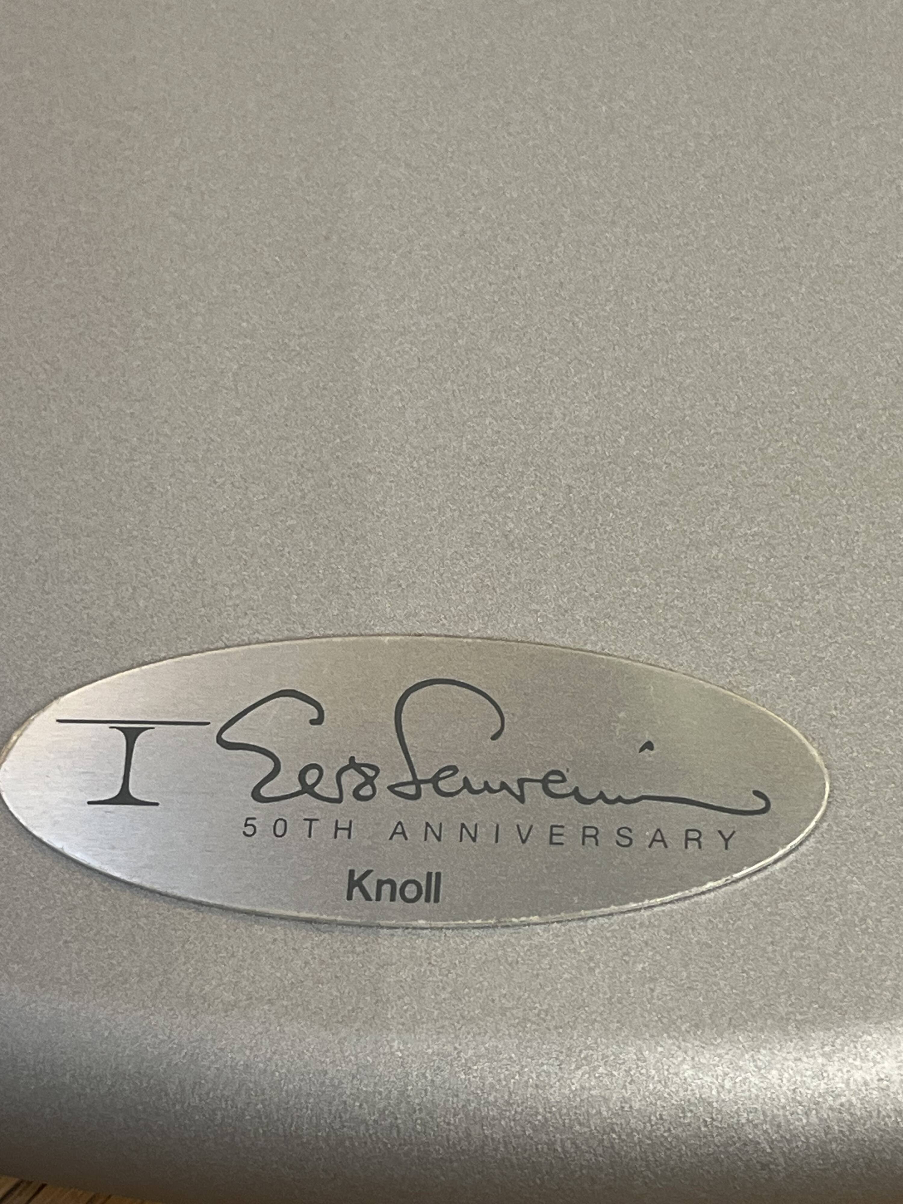 Eero Saarinen Knoll International Edition Tulip Table