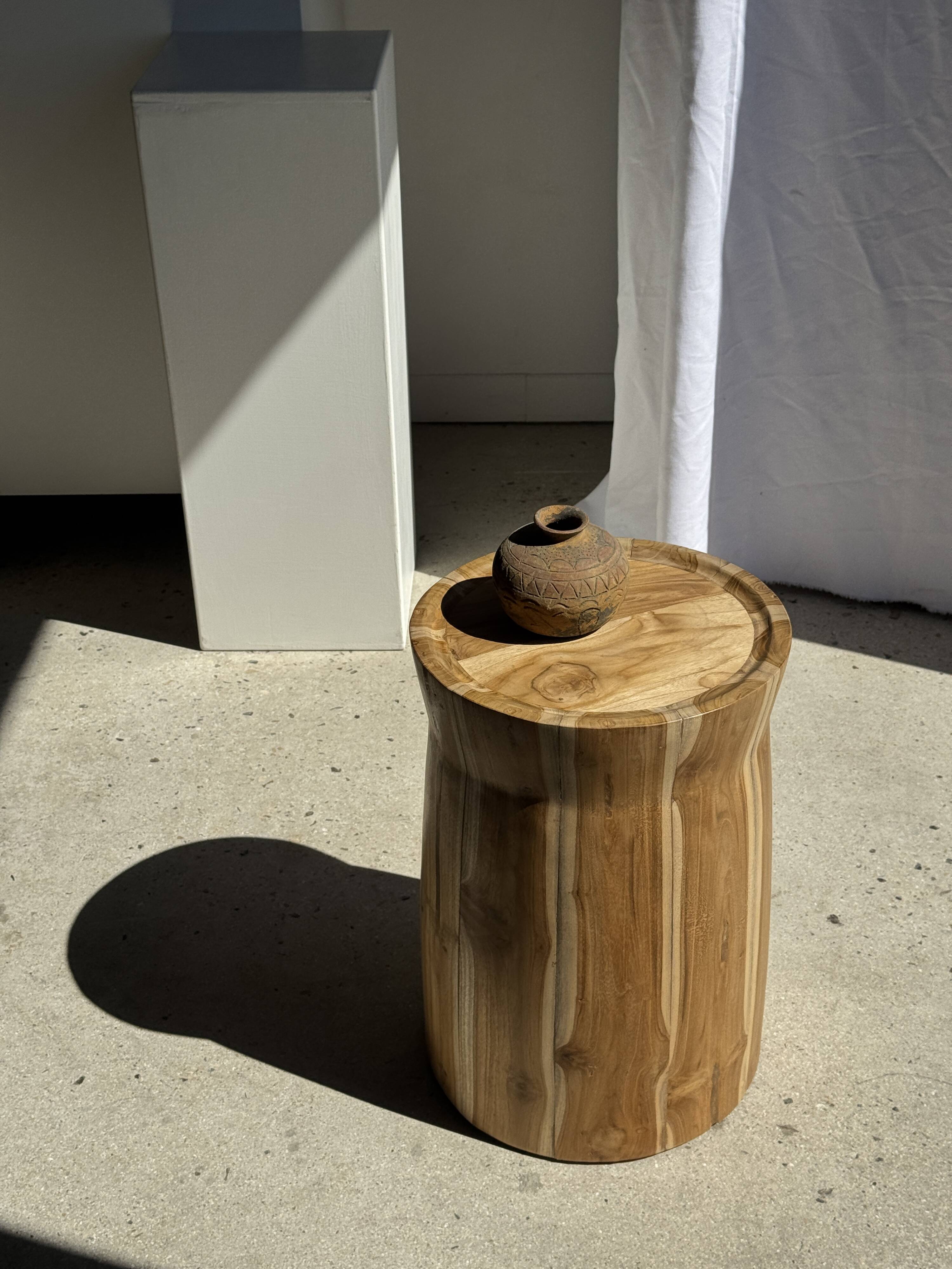 Table d'appoint ou tabouret circulaire en suar H51 D35