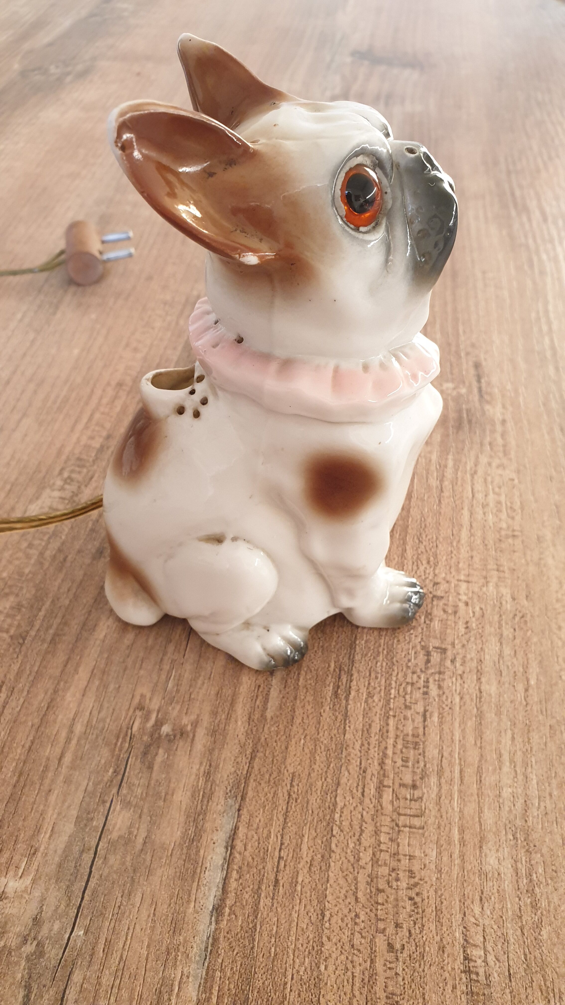 Porcelain light dog