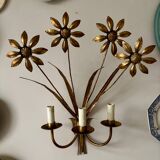 3-light flower wall light in gold metal