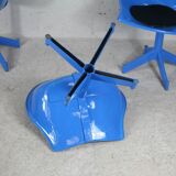 3 chairs "space Age", resin and steel, France, circa 1970.