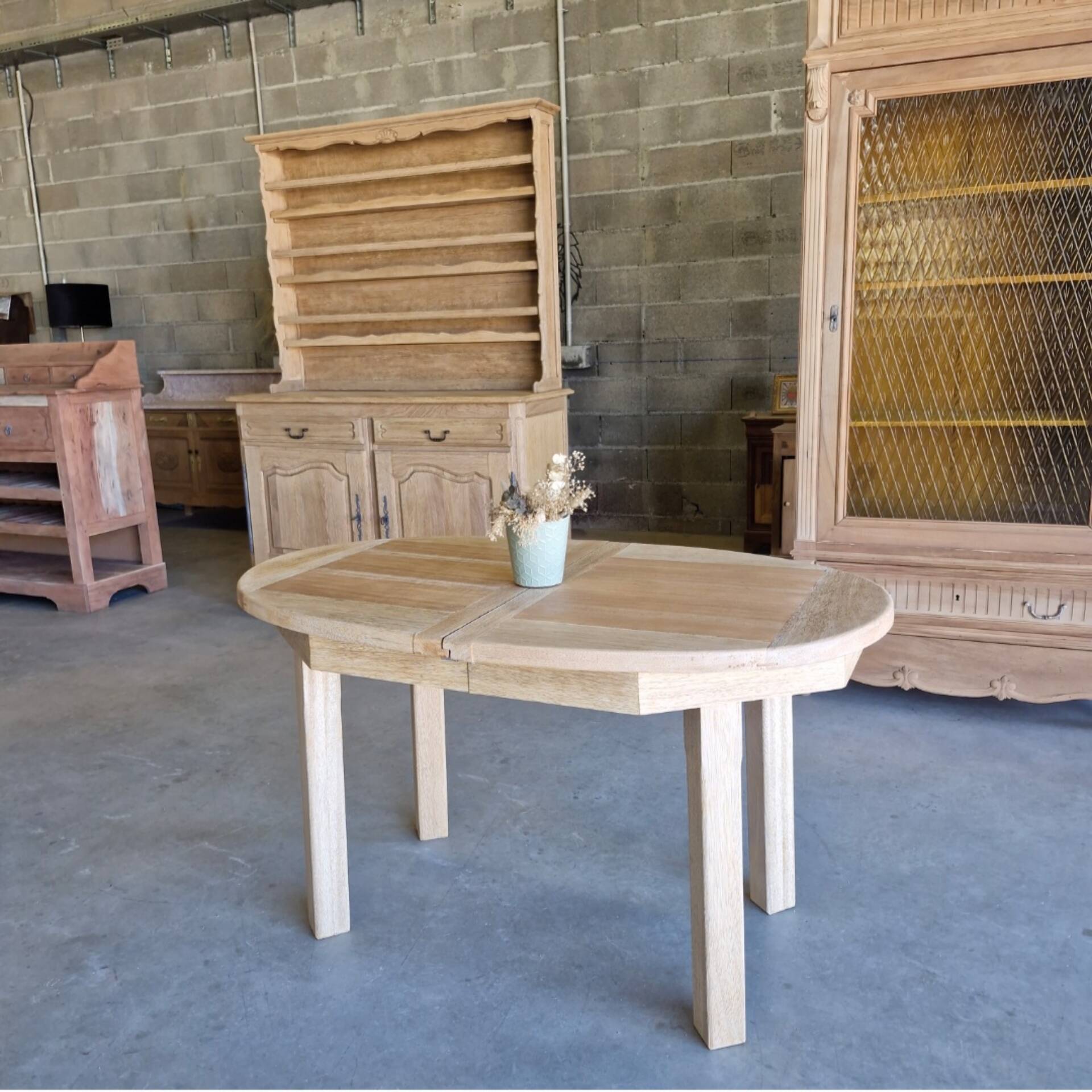 Oval wooden table – 2 extensions – sandblasted & varnished