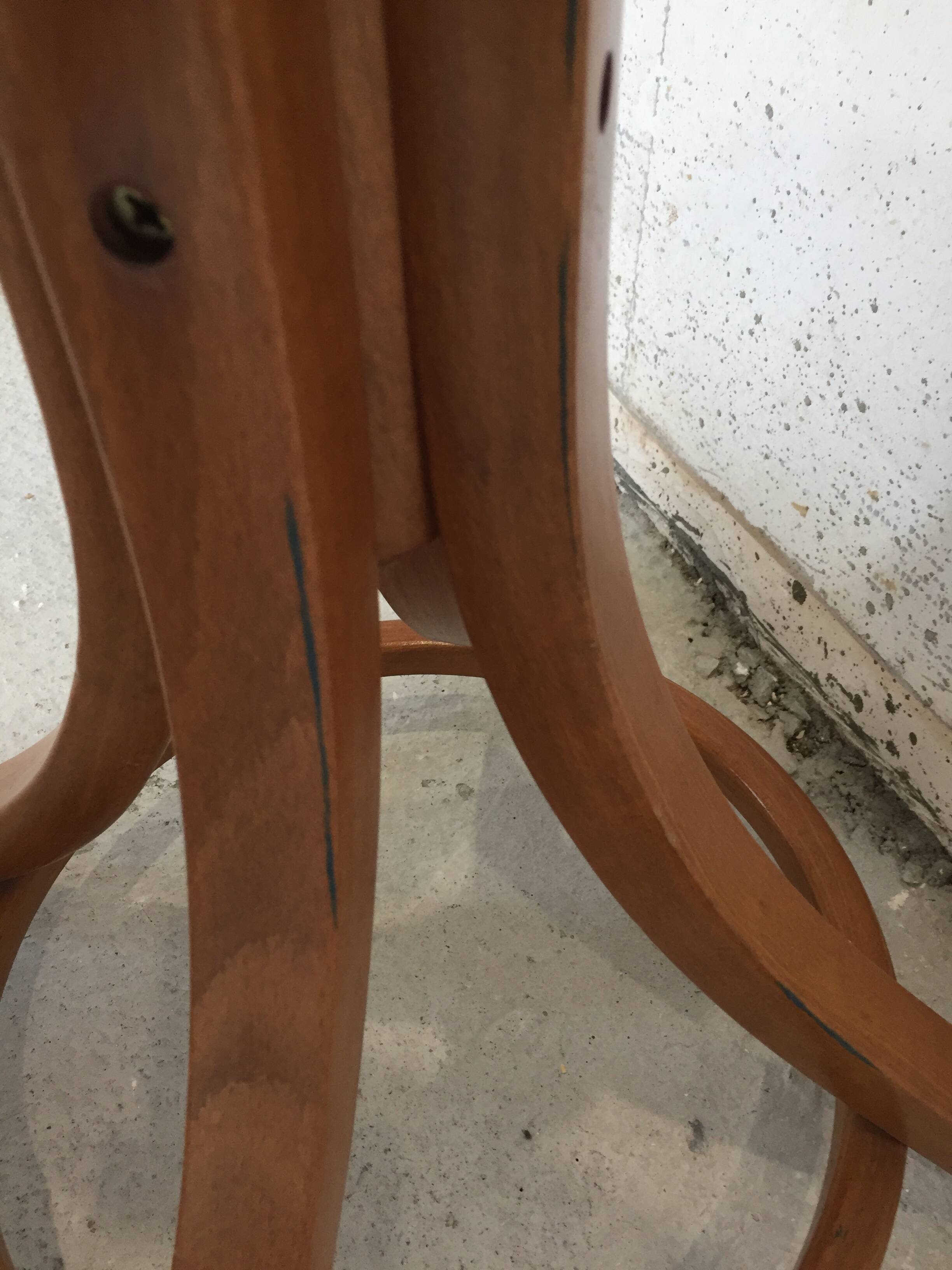 Baumann parrot coat rack