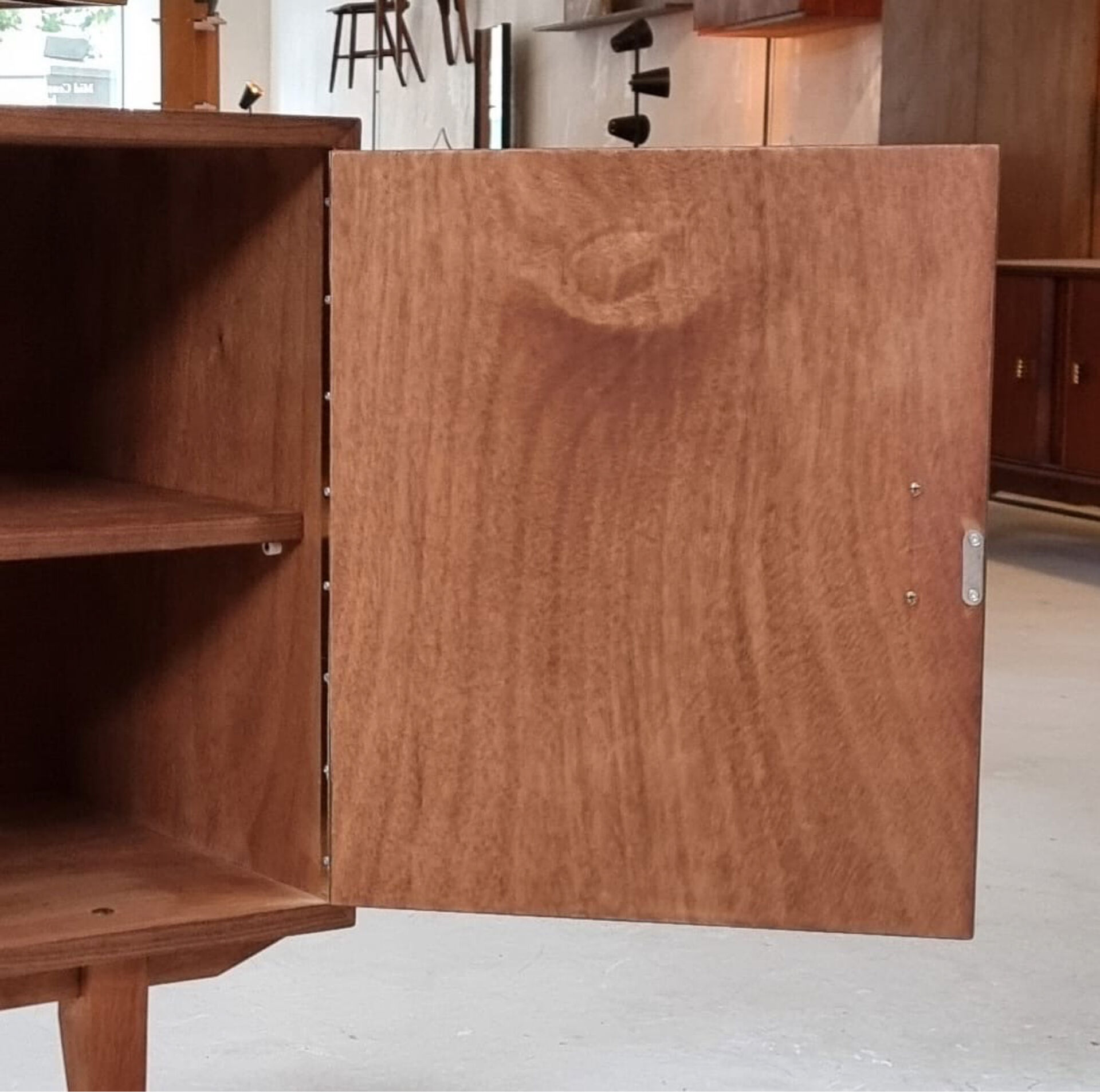 Vidar record cabinet
