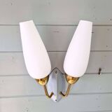 Applique murale double vintage en laiton et opaline blanche, années 1950-60