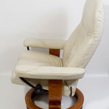 Stressless relaxation chair Consul (M) Classic in teak and ivory leather, Norway