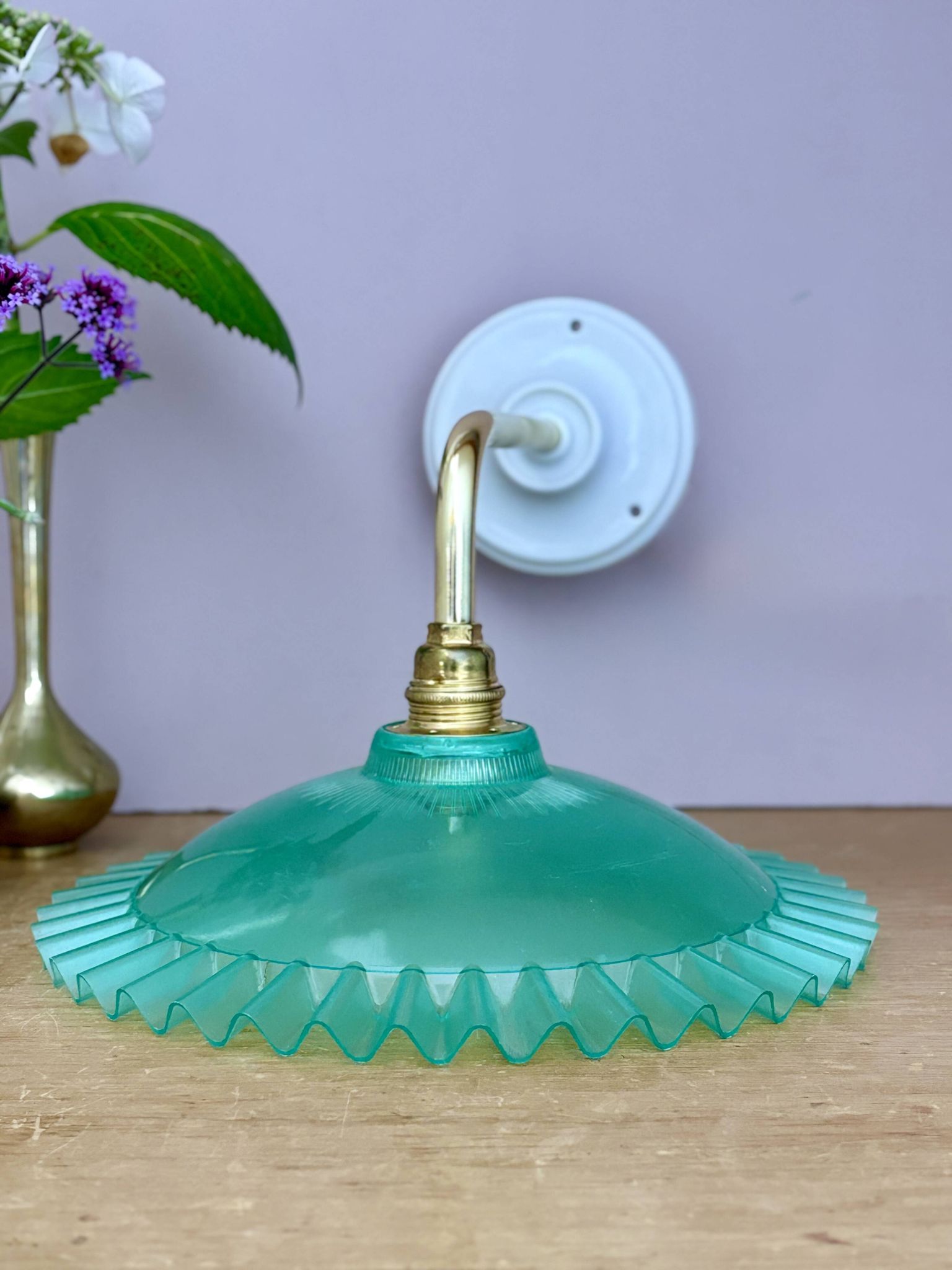 Applique coudée abat-jour vintage en plastique vert