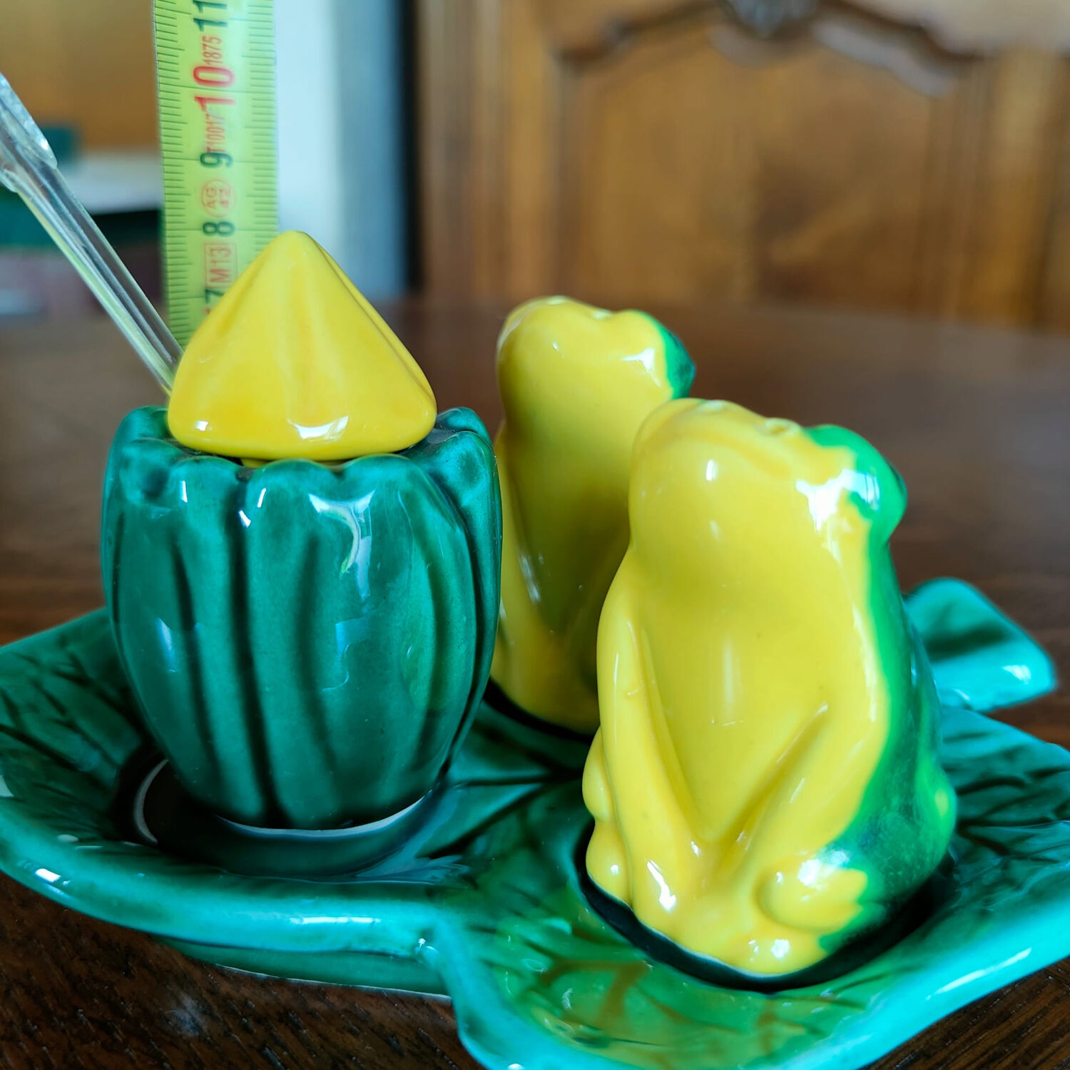 Salt and pepper set in the shape of frogs, Vallauris.