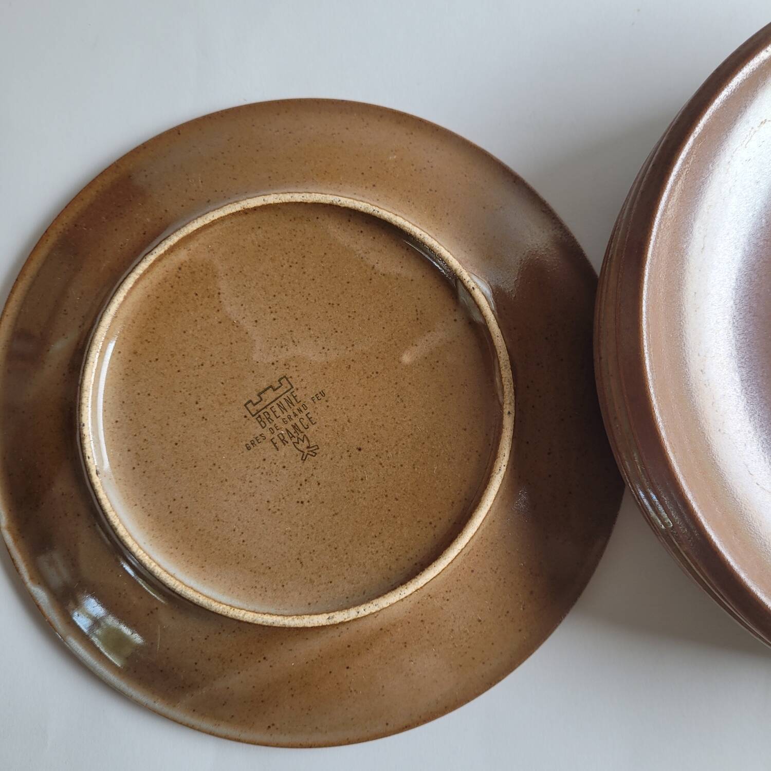 Stoneware dessert plates