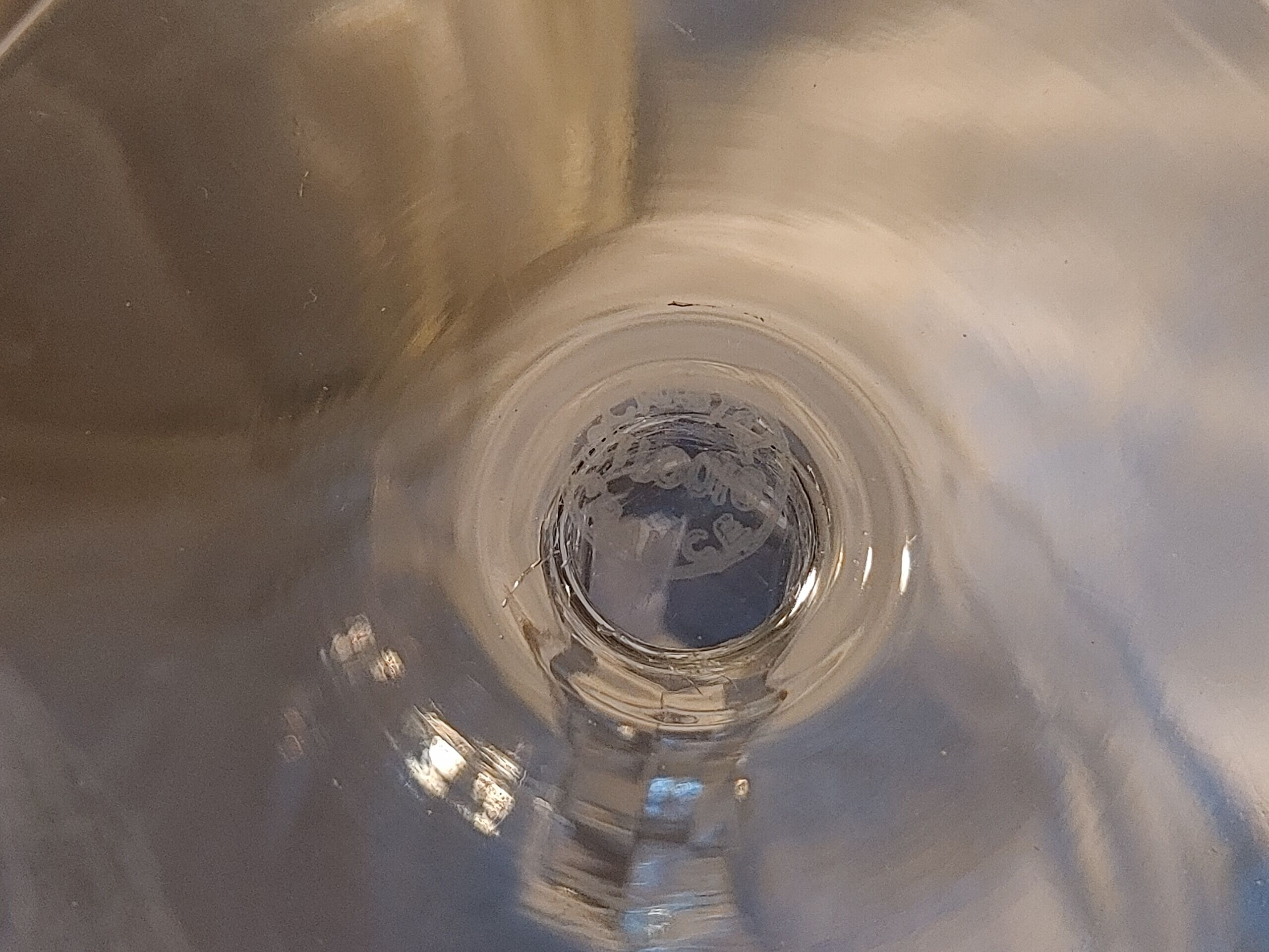 7 Coupes à champagne  - Estampille au tampon Cristal Saint Louis France