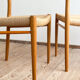 Paire de chaises de salle à manger modèle 75 par Niels O. Møller en chêne