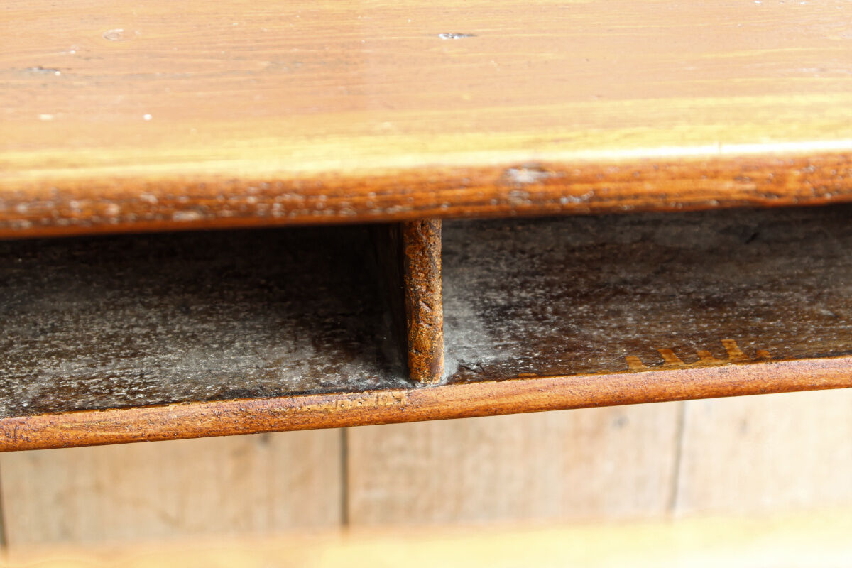 Three-seater desk