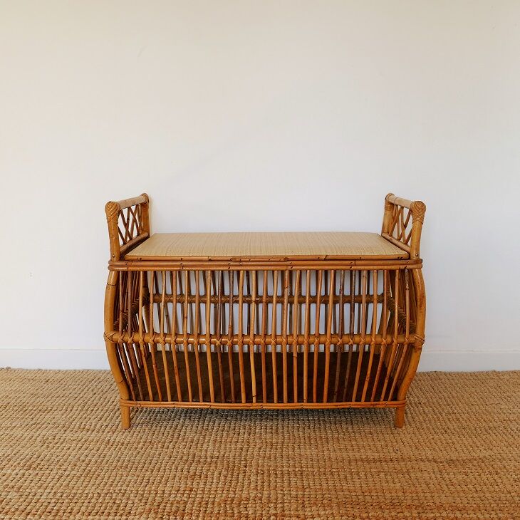 Rattan chest bench