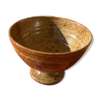 Speckled stoneware bowl on a stand