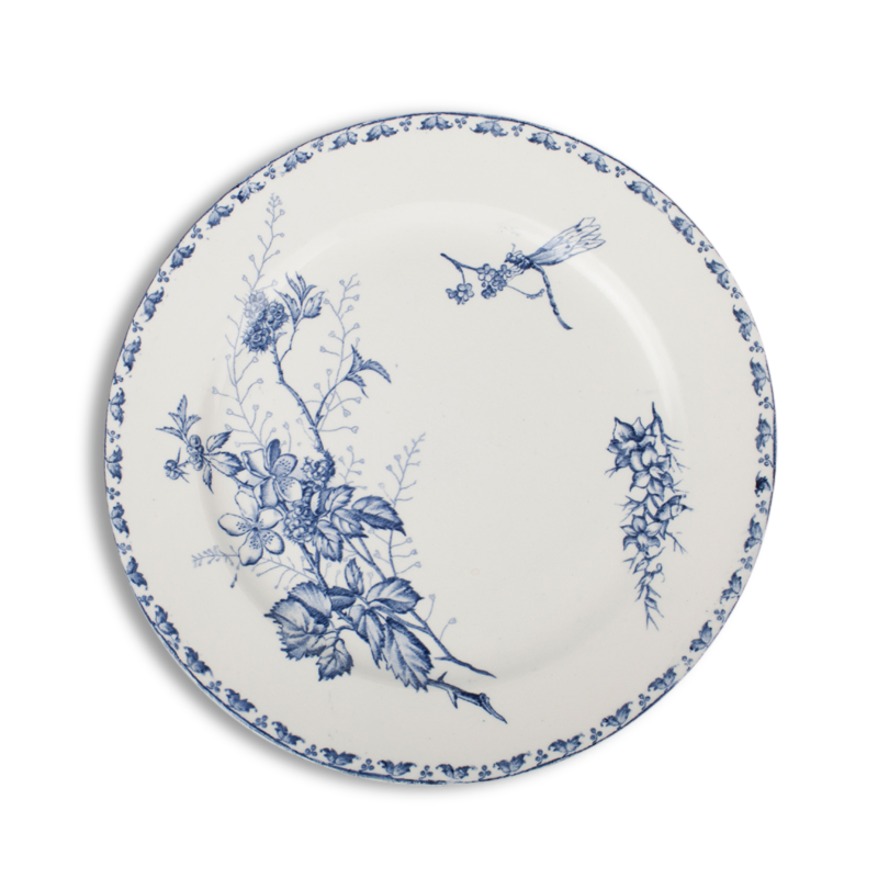 Old plate Carmen land of iron decoration dragonfly, Sarreguemines. 1875 - 1900