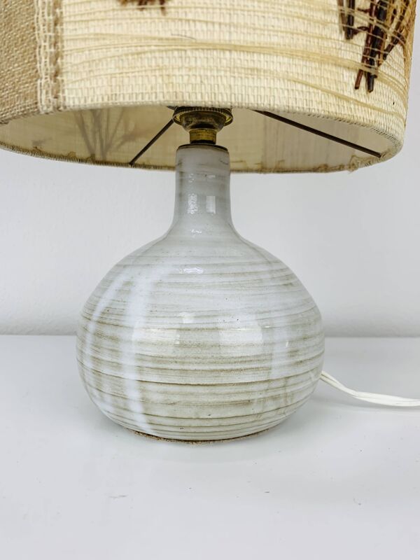 Lampe boule en céramique et abat-jour en fleurs séchées