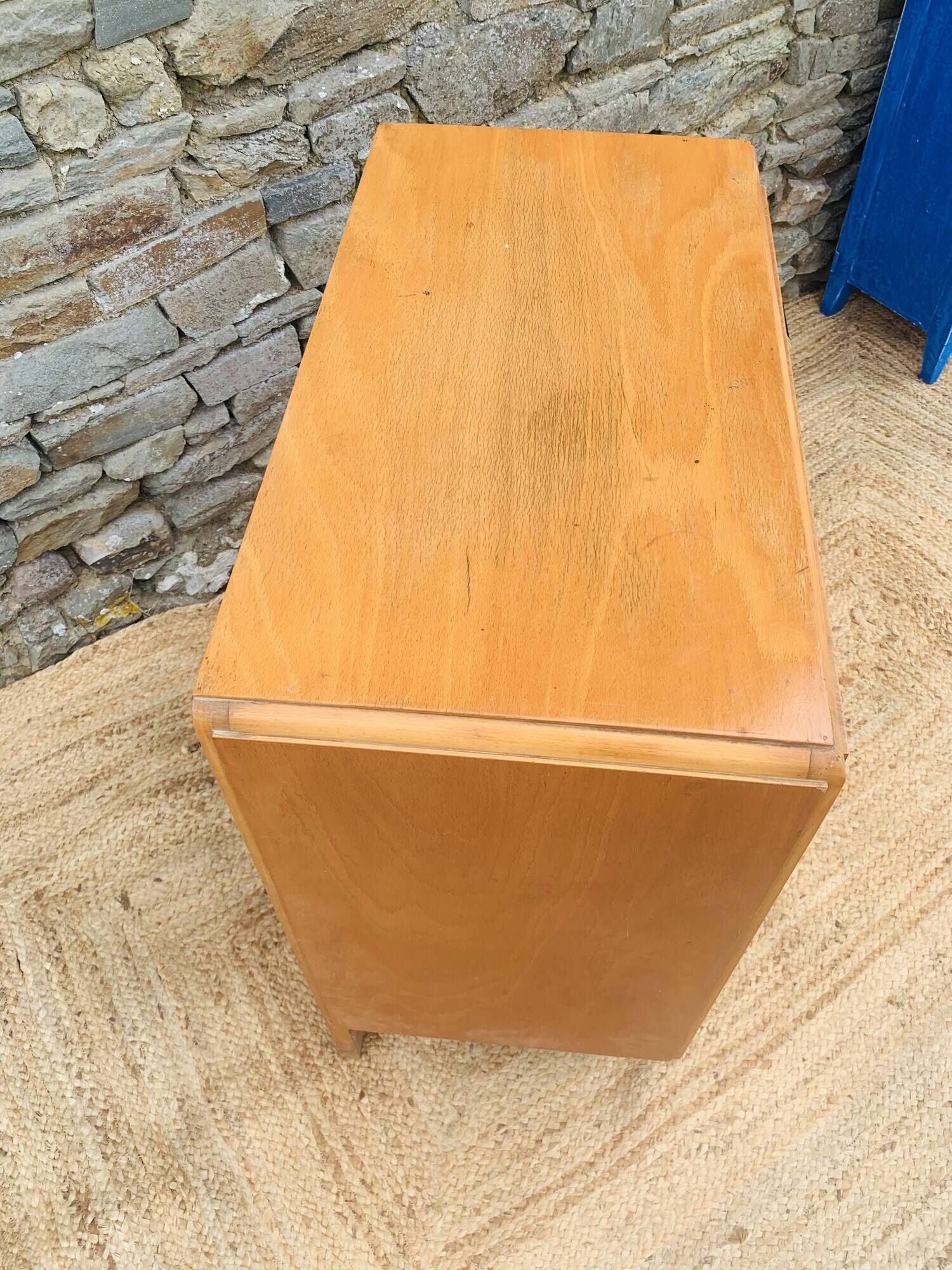 Vintage chest of drawers with 4 drawers from the 1960s.