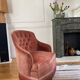 Fauteuil crapaud en velours rose
