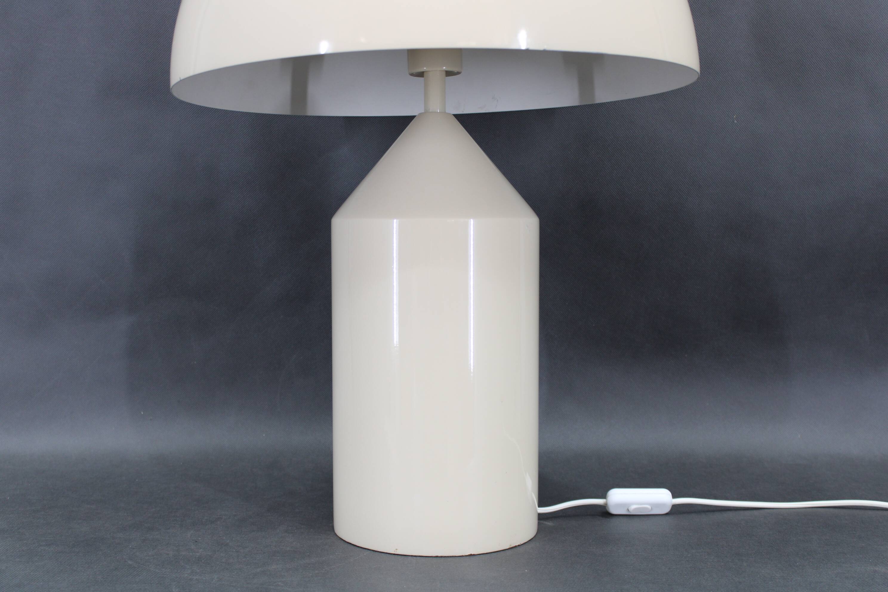 1970s EARLY Edition of Vico Magistretti 'Atollo' Table Lamp, Italy